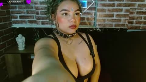 Scarlet online show from April 11, 2026, 10:58 pm