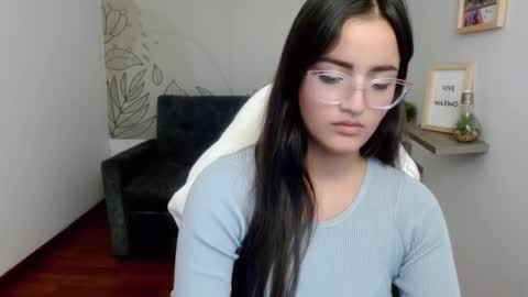 Snapshot of scarlet_rose__ chatting on February 24, 2025, 7:52 pm Scarlet  online show from February 24, 2025, 7:52 pm