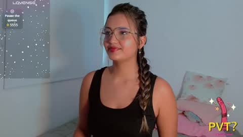 Snapshot of scarlet_rose__ chatting on October 24, 2025, 8:05 pm Scarlet  online show from October 24, 2025, 8:05 pm