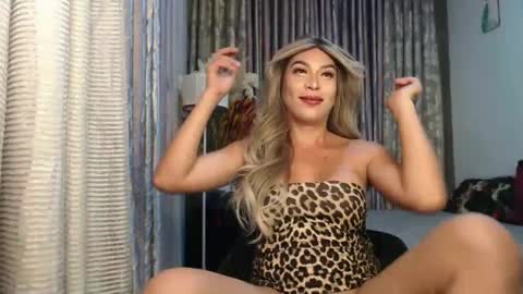 Snapshot of scarlet_ts69 chatting on January 8, 2025, 9:34 pm scarlet online show from January 8, 2025, 9:34 pm