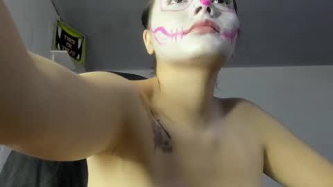    online show from October 24, 2025, 2:30 am