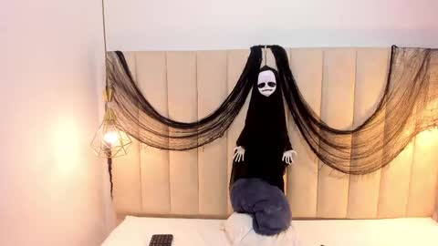 Snapshot of scarlethill_ chatting on October 22, 2025, 3:23 pm scarlethill_ online show from October 22, 2025, 3:23 pm