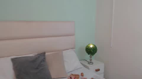 scarlet  online show from February 27, 2026, 10:59 am