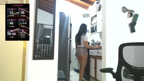 scarletmoons online show from April 18, 2026, 2:37 am