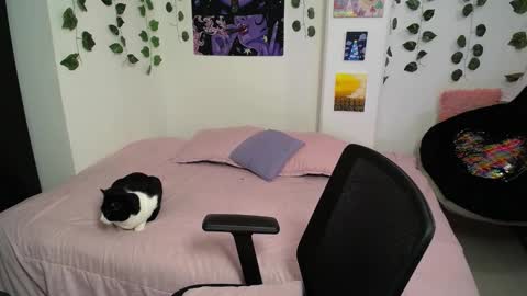 Snapshot of scarlett_blackthorne chatting on September 23, 2025, 4:48 am Scarlett Blackthorne  online show from September 23, 2025, 4:48 am