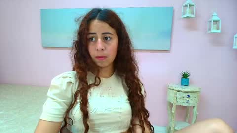 Snapshot of scarlett_clyde chatting on May 25, 2026, 12:33 pm Scarlett online show from May 25, 2026, 12:33 pm