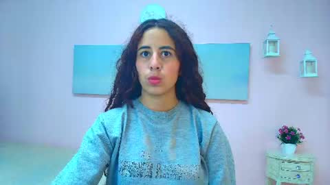 Snapshot of scarlett_clyde chatting on July 8, 2026, 12:20 pm Scarlett online show from July 8, 2026, 12:20 pm