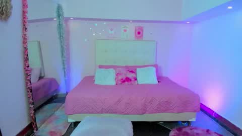 Scarlett  online show from October 4, 2025, 1:47 am