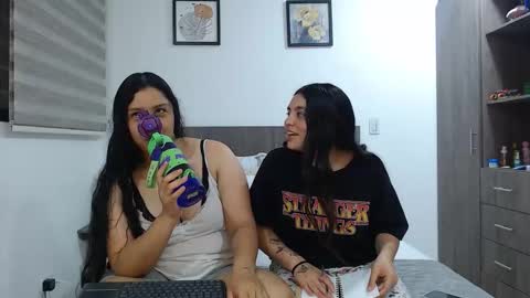 Scarlett and Jazmin online show from March 4, 2026, 6:19 am