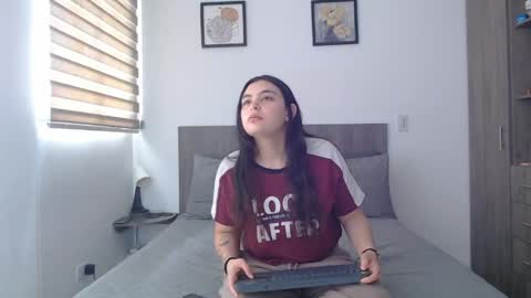 Snapshot of scarlett_evance chatting on May 27, 2026, 2:58 pm Scarlett and Jazmin online show from May 27, 2026, 2:58 pm