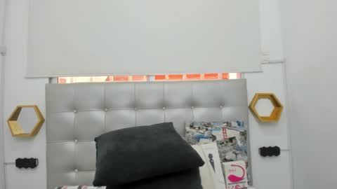scarlett_fox20 online show from January 12, 2025, 12:23 pm