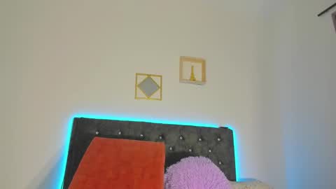 Scarlett  online show from September 22, 2025, 3:19 am