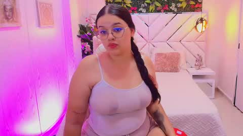 scarlett montoya  online show from October 16, 2025, 11:22 am