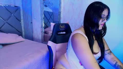 scarlett montoya  online show from December 22, 2025, 7:44 pm