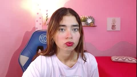 Snapshot of scarlett_rox chatting on January 8, 2026, 1:02 pm Scarlett 3 online show from January 8, 2026, 1:02 pm