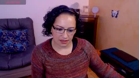 Snapshot of scarlett_sax chatting on December 3, 2024, 10:29 pm Scarlett sax online show from December 3, 2024, 10:29 pm