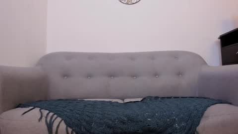 Scarlett sax online show from December 5, 2025, 5:42 pm