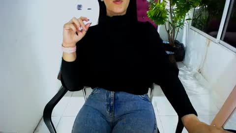 scarlet online show from September 25, 2025, 12:53 pm