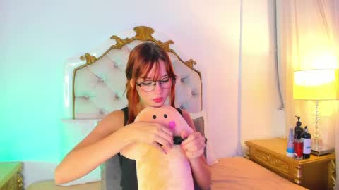 Snapshot of scarlett_smith_3 chatting on June 6, 2026, 2:05 am scarlett smith 3 online show from June 6, 2026, 2:05 am