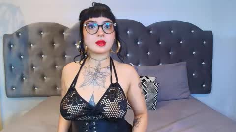 scarlett_venom_ online show from February 4, 2026, 8:25 pm