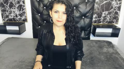 Scarlett online show from January 3, 2025, 1:47 pm