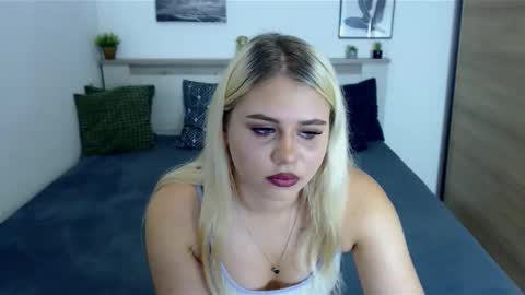 Hi there guys  My pleasure in your hands  pvt is open online show from September 17, 2025, 1:24 pm