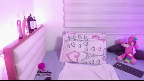 scarlettbooty online show from April 17, 2026, 10:40 am