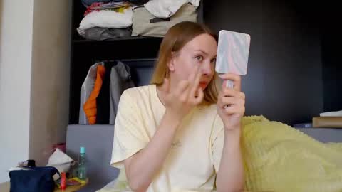 Snapshot of scarlettford chatting on September 17, 2025, 11:01 am Scarlett online show from September 17, 2025, 11:01 am