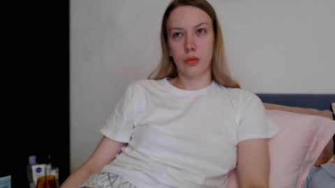 Snapshot of scarlettford chatting on November 5, 2025, 4:40 pm Scarlett online show from November 5, 2025, 4:40 pm