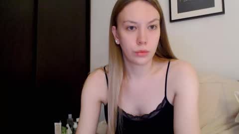 Snapshot of scarlettford chatting on November 27, 2025, 1:35 pm Scarlett online show from November 27, 2025, 1:35 pm