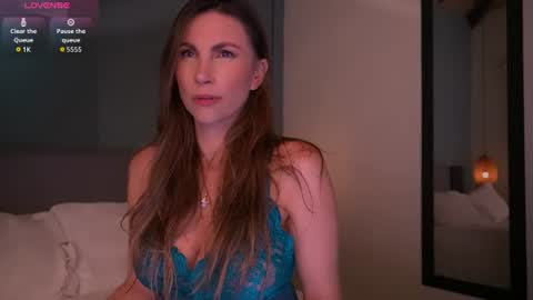 Snapshot of scarletthalls chatting on August 4, 2026, 2:37 am scarletthalls online show from August 4, 2026, 2:37 am
