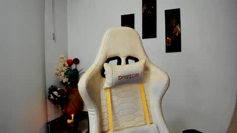 Scarlett online show from February 27, 2025, 11:48 pm