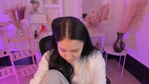 scarlettmurr online show from October 17, 2025, 7:00 am