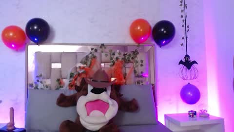 Scarlet online show from October 27, 2025, 11:58 am