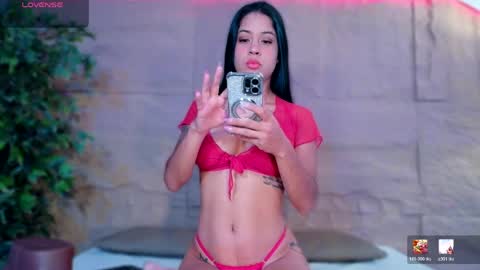Snapshot of scarlettsinclaiir_ chatting on May 6, 2026, 10:09 am scarlettsinclaiir_ online show from May 6, 2026, 10:09 am