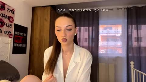 ScarlettSmithz online show from April 19, 2026, 3:39 am