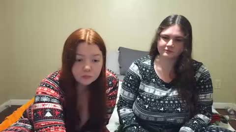 Snapshot of scarletttsinner chatting on June 18, 2026, 2:45 am scarletttsinner online show from June 18, 2026, 2:45 am