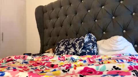 Scarlett online show from October 4, 2025, 4:10 am