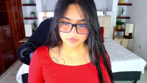 scarllet online show from September 15, 2025, 12:05 pm