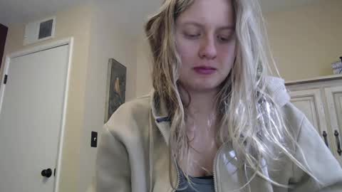 Snapshot of scartit chatting on November 17, 2025, 5:41 pm ScarTit Bernhard online show from November 17, 2025, 5:41 pm