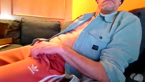 schmuhbaer1 online show from December 15, 2025, 11:03 am