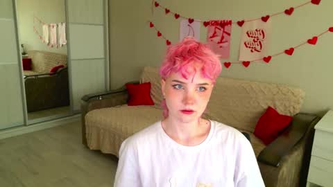 Rina online show from September 17, 2025, 11:01 am