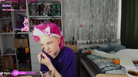 Rina online show from April 8, 2026, 7:08 am