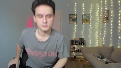 Thomas brunette and Alex blond online show from December 21, 2024, 9:23 am