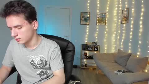 Thomas brunette and Alex blond online show from December 28, 2024, 11:52 am