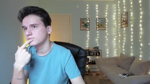 Thomas brunette and Alex blond online show from December 29, 2024, 8:11 am