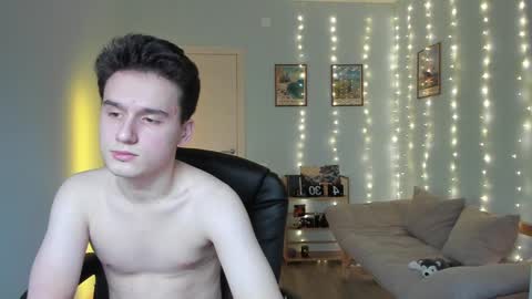 Thomas brunette and Alex blond online show from December 29, 2024, 11:18 am