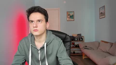 Thomas brunette and Alex blond online show from February 3, 2025, 12:25 pm