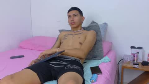Snapshot of scook_gray chatting on June 27, 2026, 12:48 am scook_gray online show from June 27, 2026, 12:48 am