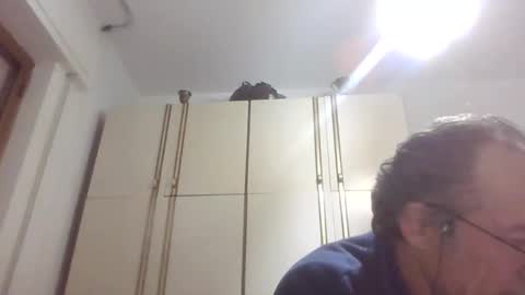 scotchwhieskie online show from November 3, 2025, 7:04 pm